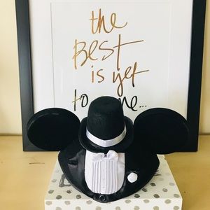 Disney Mickey Mouse Groom Ear Hat 🎩
